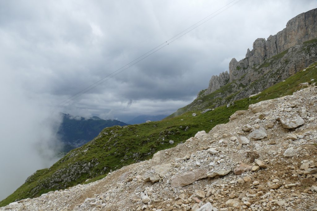 Sass Pordoi, la terrazza delle Dolomiti: escursione al Piz Boè