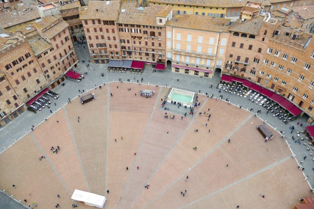 Visitare Siena in un giorno: itinerario a piedi (con mappa!)