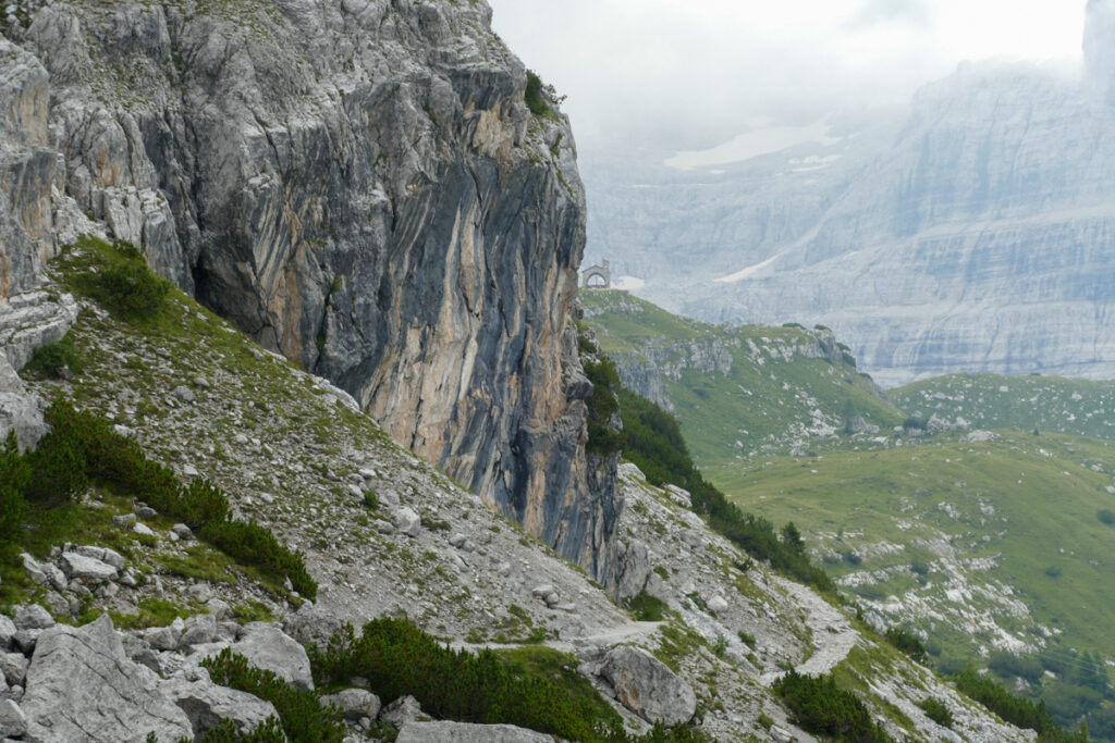 Trekking al Rifugio Brentei e al Rifugio Alimonta nelle Dolomiti di Brenta