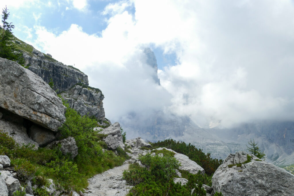 Trekking al Rifugio Brentei e al Rifugio Alimonta nelle Dolomiti di Brenta