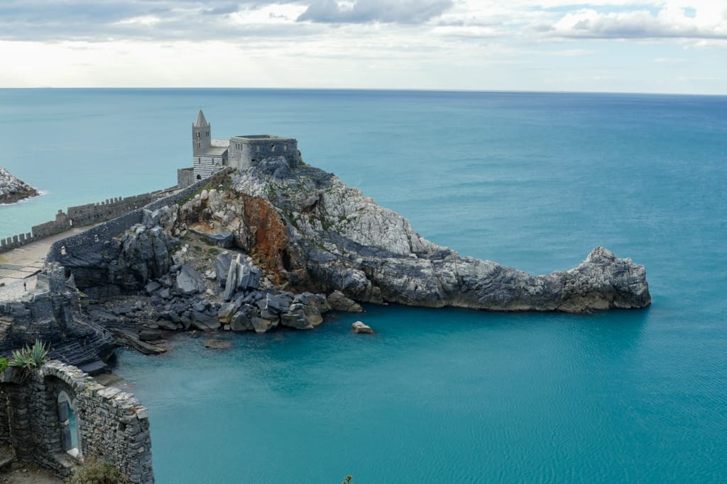 Cosa vedere a Portovenere e dintorni My Scratch Map - Travel Blog Chiesa di San Pietro sullo sperone di roccia